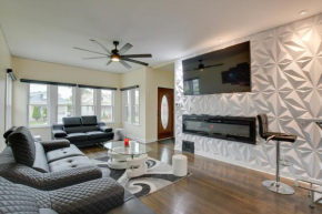 13 Mi to Dtwn Chicago Maywood Home with Fireplace
